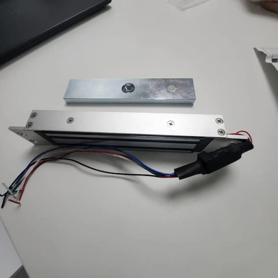 Penyelesaian Utama dalam Interlock Pintu dan Panel Pandangan untuk Integriti Bilik Bersih